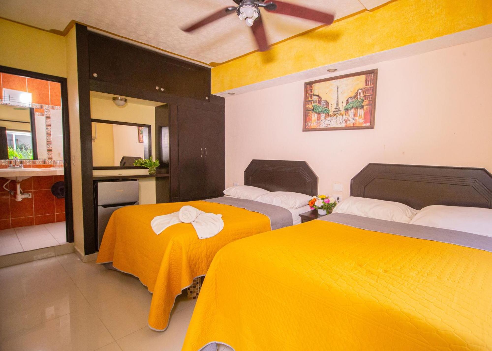 Hotel Melina Плая дел Кармен Екстериор снимка