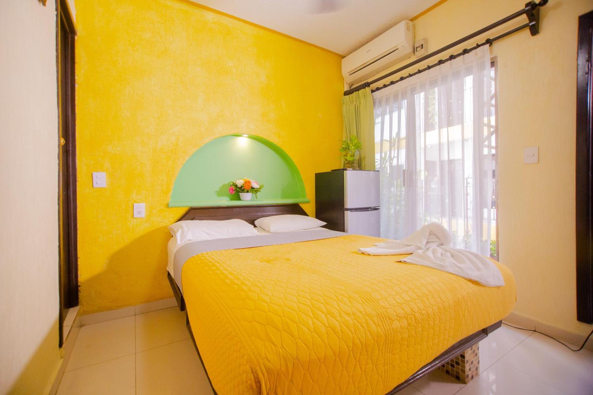 Hotel Melina Плая дел Кармен Екстериор снимка