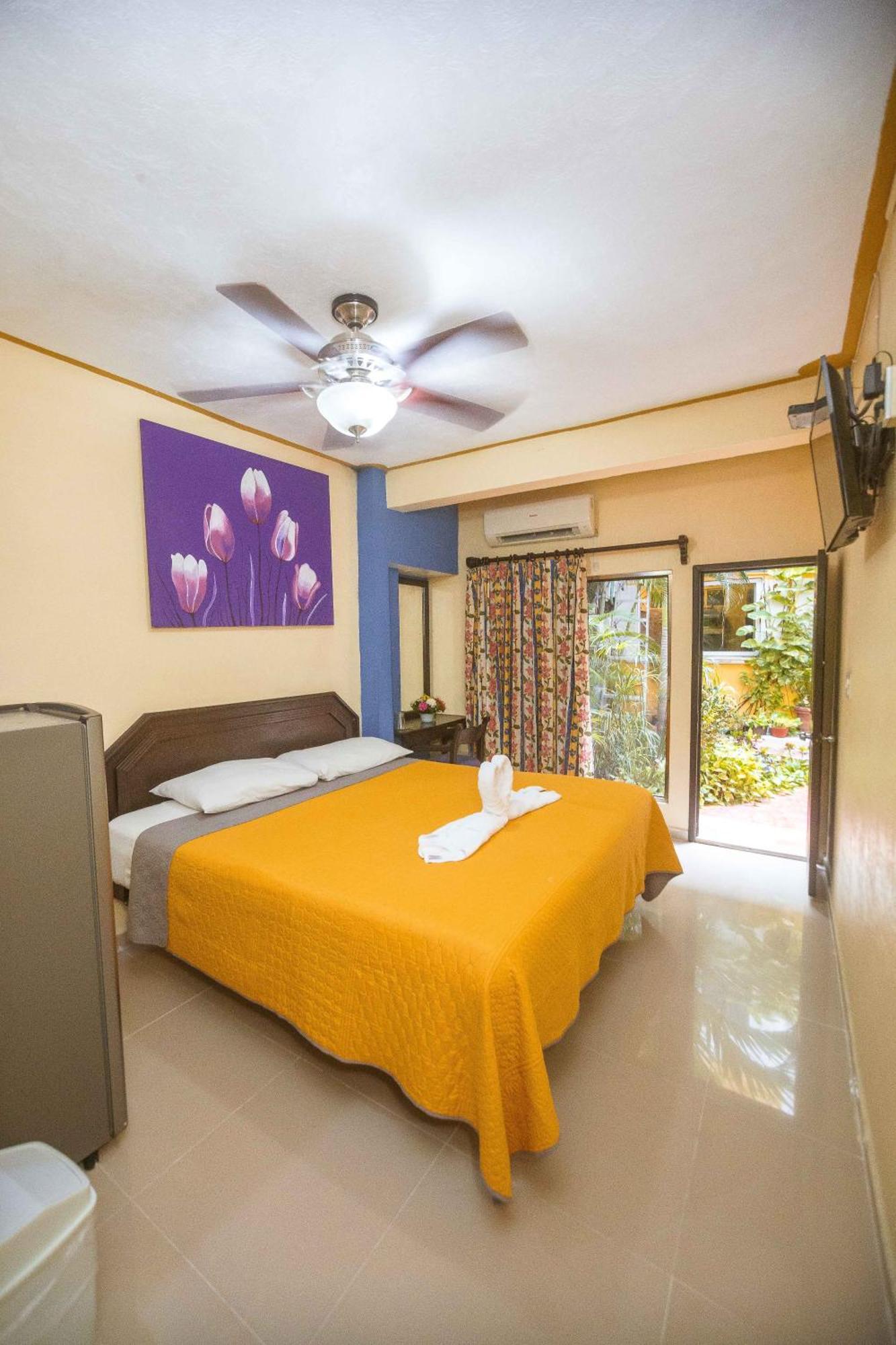 Hotel Melina Плая дел Кармен Екстериор снимка